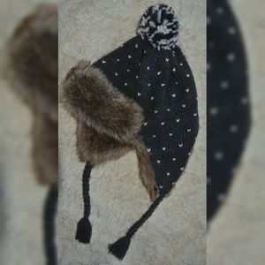 Gap Knit & Faux Fur Pom Pom Beanie